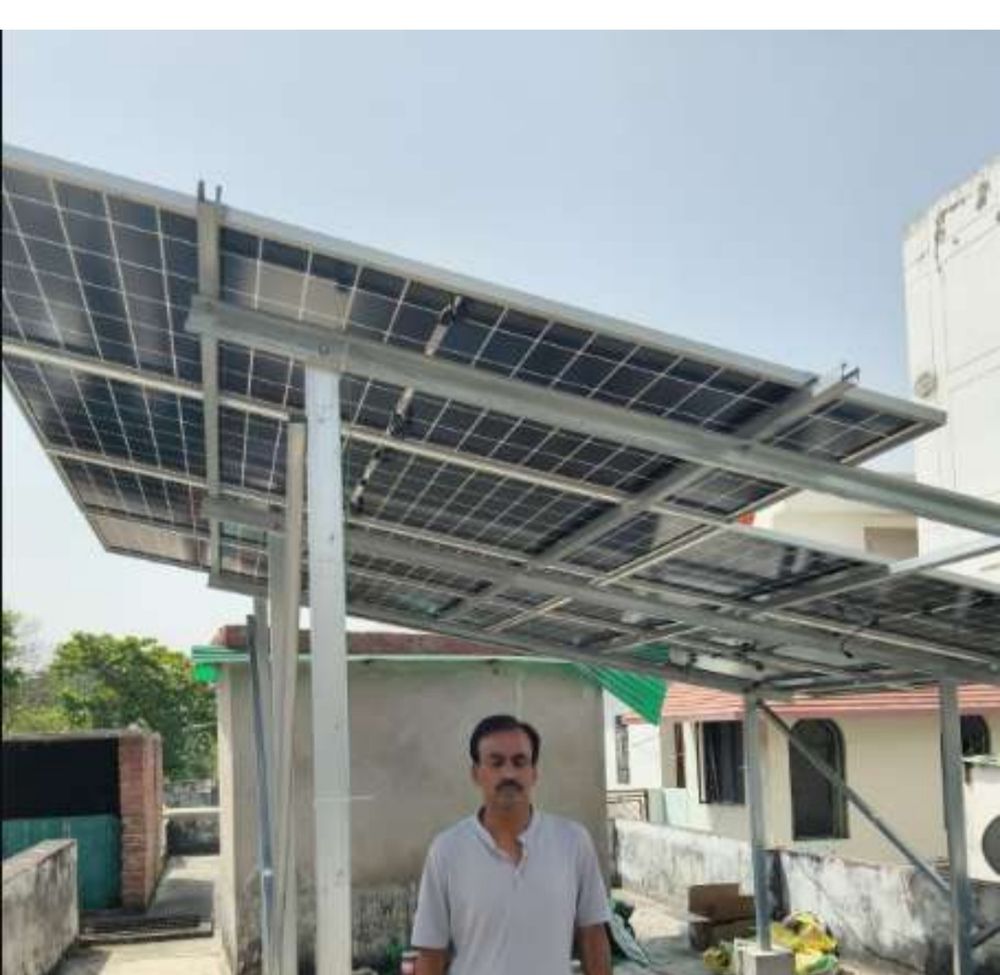 Rooftop solar panel mounting structure installed on a residential building in Alambagh, Lucknow